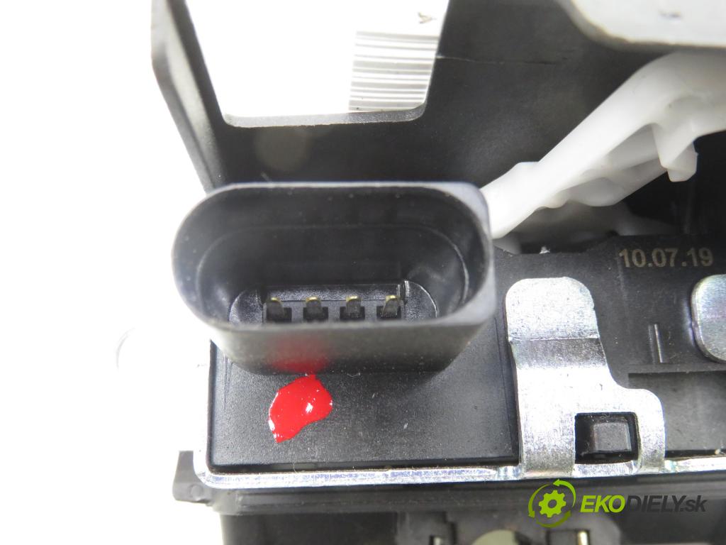 VW TIGUAN (5N_) SUV 2008 103,00 2.0 TDI 4motion - CBAB 1968,00 zámok dverí kufor EL. 5M0827505H