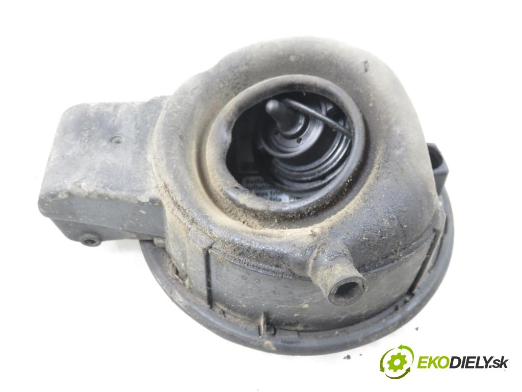 VW TIGUAN (5N_) SUV 2008 103,00 2.0 TDI 4motion - CBAB 1968,00 Dvierka nádrže paliva 5N0010641B (Kľučka dverí ostatné)