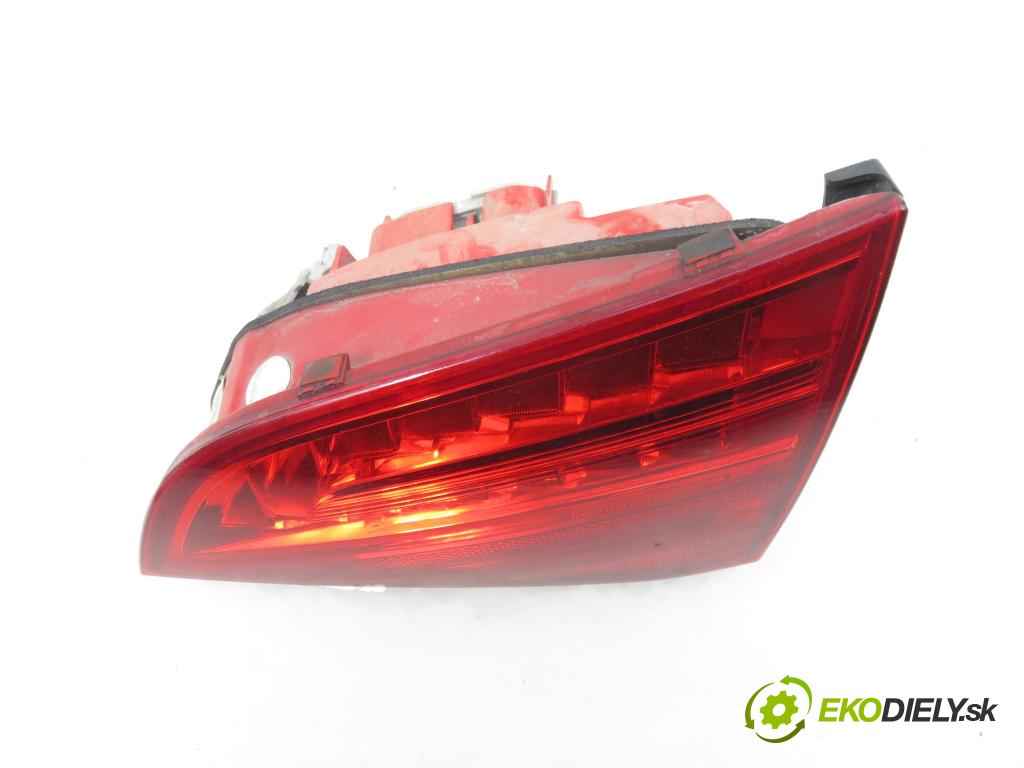 AUDI A4 Avant (8K5, B8) KOMBI 2010 105,00 2.0 TDI - CAGA 1968,00 Svetlo pravé zadné kufor 8K9945094B