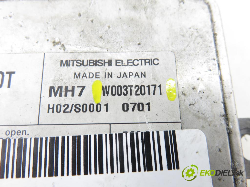 AUDI A4 Avant (8K5, B8) KOMBI 2010 105,00 2.0 TDI - CAGA 1968,00 Menič xenonová 8K0941597C ; W003T20171