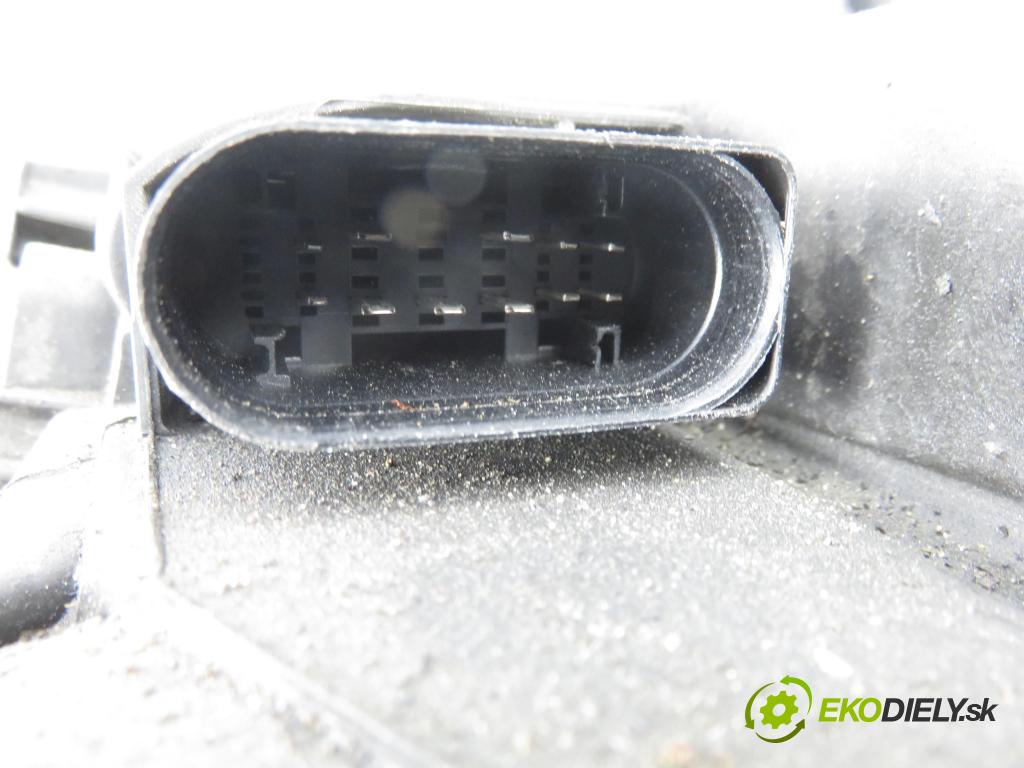 AUDI A4 Avant (8K5, B8) KOMBI 2010 105,00 2.0 TDI - CAGA 1968,00 Svetlo PP