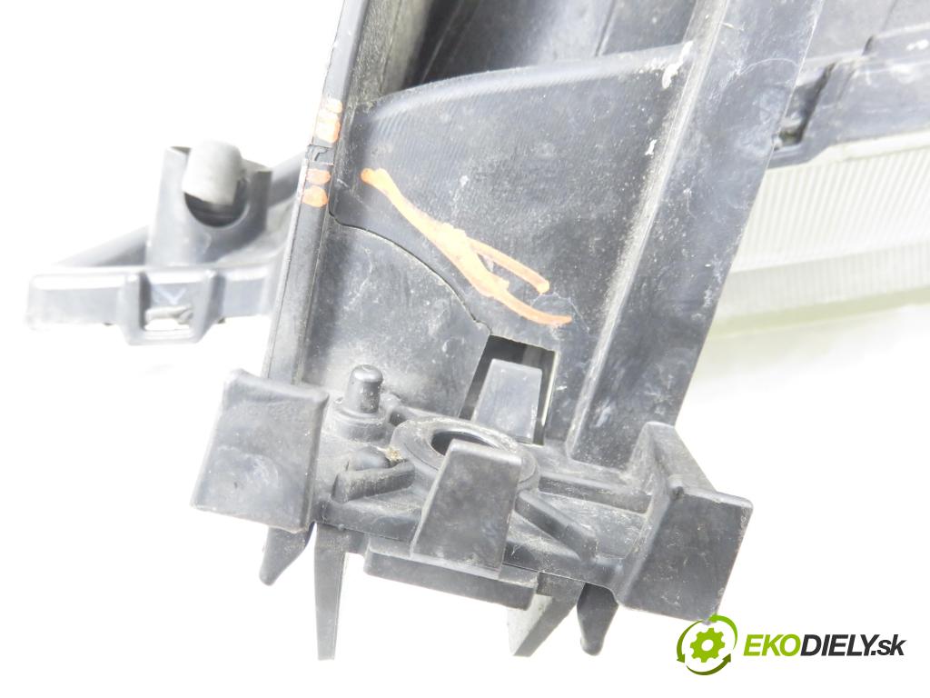 MAZDA 2 (DY) HB 2004 59,00 1.4 - FXJA 1388,00 Svetlo PP