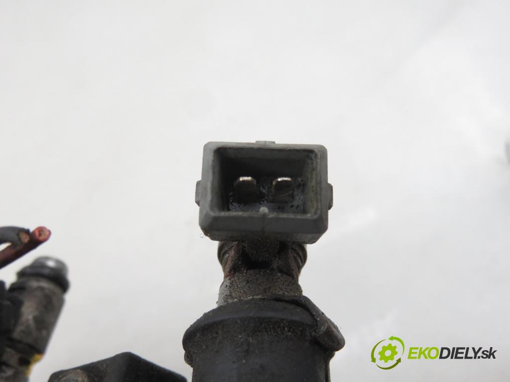 FIAT PANDA (169_) HB 2006 40,00 1.1 54 - 187 A1.000 1108,00 Lišta vstrekovacia 3219018301 (Vstrekovacia lišta)