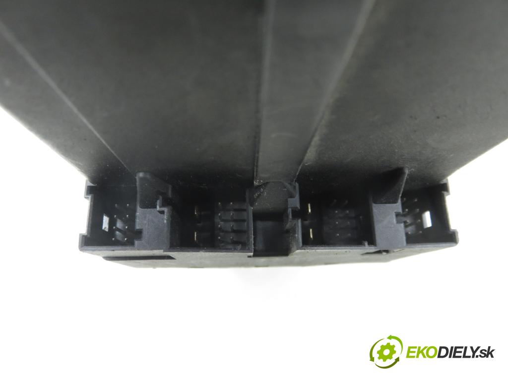 MERCEDES-BENZ VIANO (W639) VAN 2004 110,00 CDI 2.2 150 - OM 646.982 2148,00 spinačka 6395450108 (Spínacia skrinka)