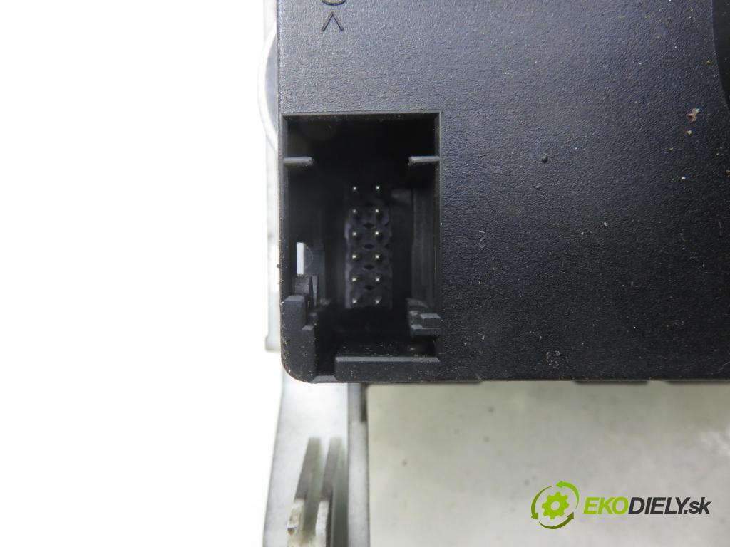 MERCEDES-BENZ VIANO (W639) VAN 2004 110,00 CDI 2.2 150 - OM 646.982 2148,00 prepínač svetlá A6395450404