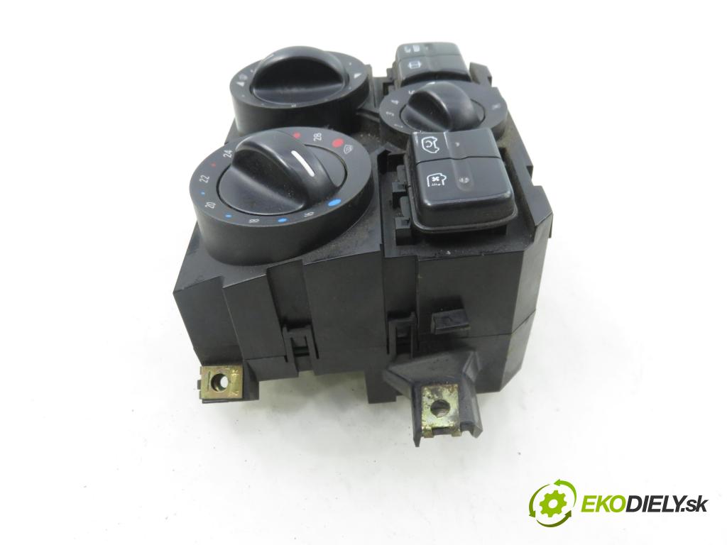 MERCEDES-BENZ VIANO (W639) VAN 2004 110,00 CDI 2.2 150 - OM 646.982 2148,00 Panel kúrenia KLIMATIZACE: A6394460828KZ