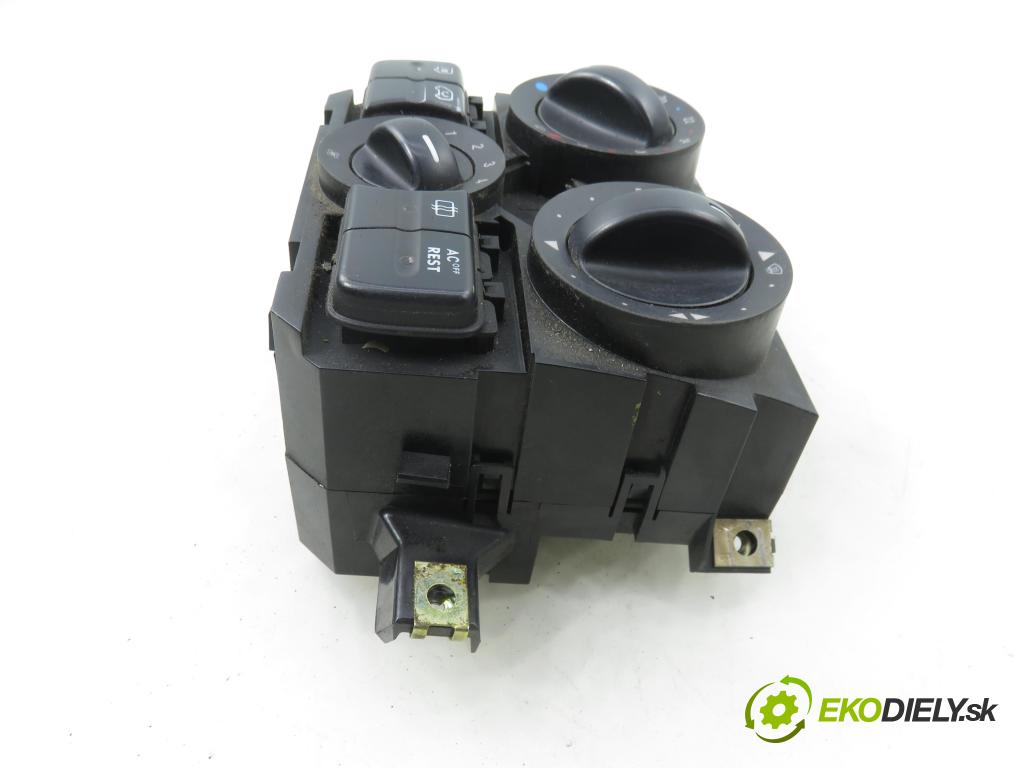 MERCEDES-BENZ VIANO (W639) VAN 2004 110,00 CDI 2.2 150 - OM 646.982 2148,00 Panel kúrenia KLIMATIZACE: A6394460828KZ