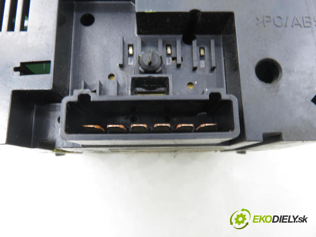 MERCEDES-BENZ VIANO (W639) VAN 2004 110,00 CDI 2.2 150 - OM 646.982 2148,00 Panel kúrenia KLIMATIZACE: A6394460828KZ