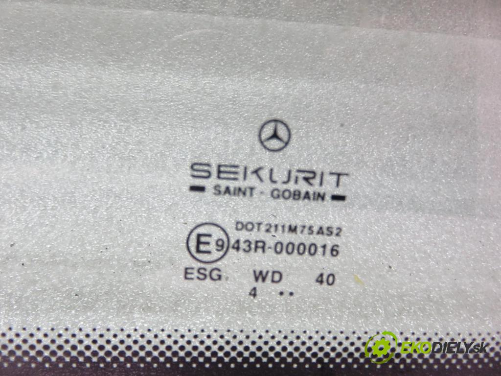 MERCEDES-BENZ VIANO (W639) VAN 2004 110,00 CDI 2.2 150 - OM 646.982 2148,00 Okno ľavy bočné MEDIAN: