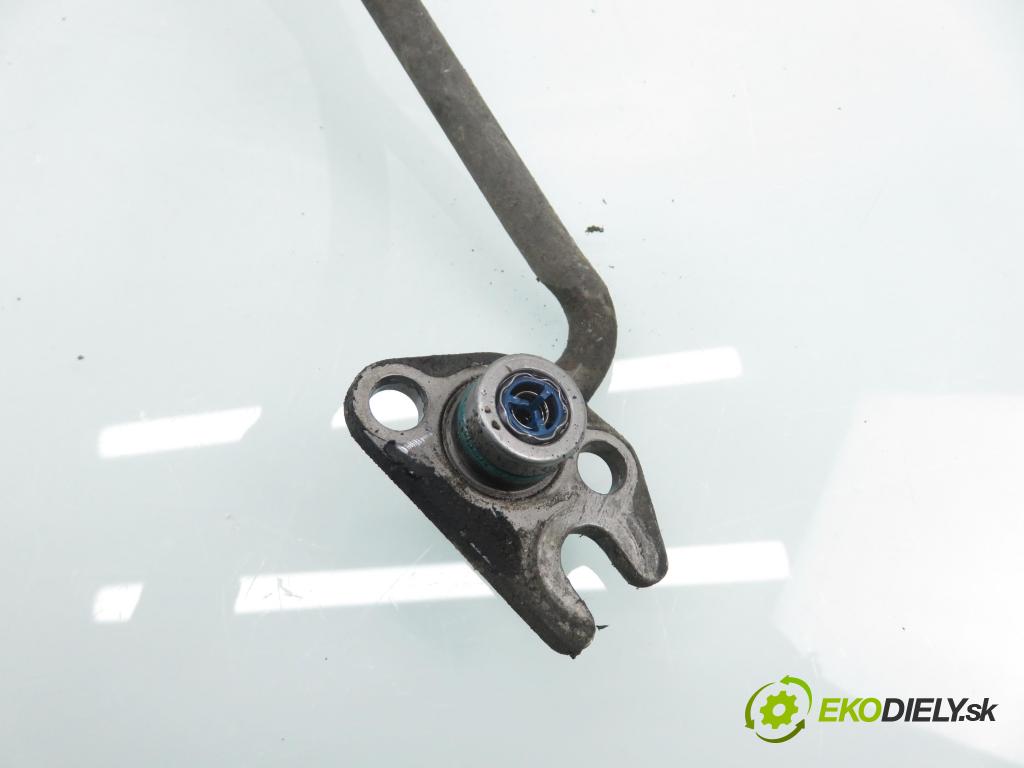 AUDI A4 Avant (8K5, B8) KOMBI 2010 105,00 2.0 TDI - CAGA 1968,00 rúrka / Rúra servočerpadlo 8R1422893R