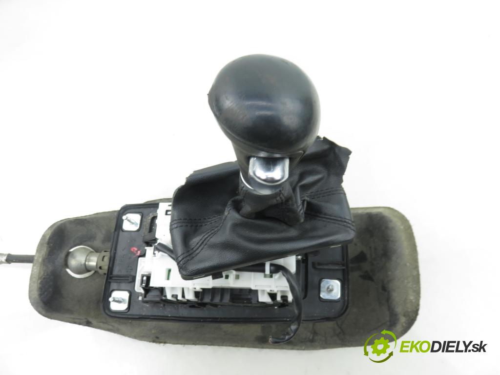 AUDI A4 Avant (8K5, B8) KOMBI 2010 105,00 2.0 TDI - CAGA 1968,00 ZVEDÁK: 8K1713041H