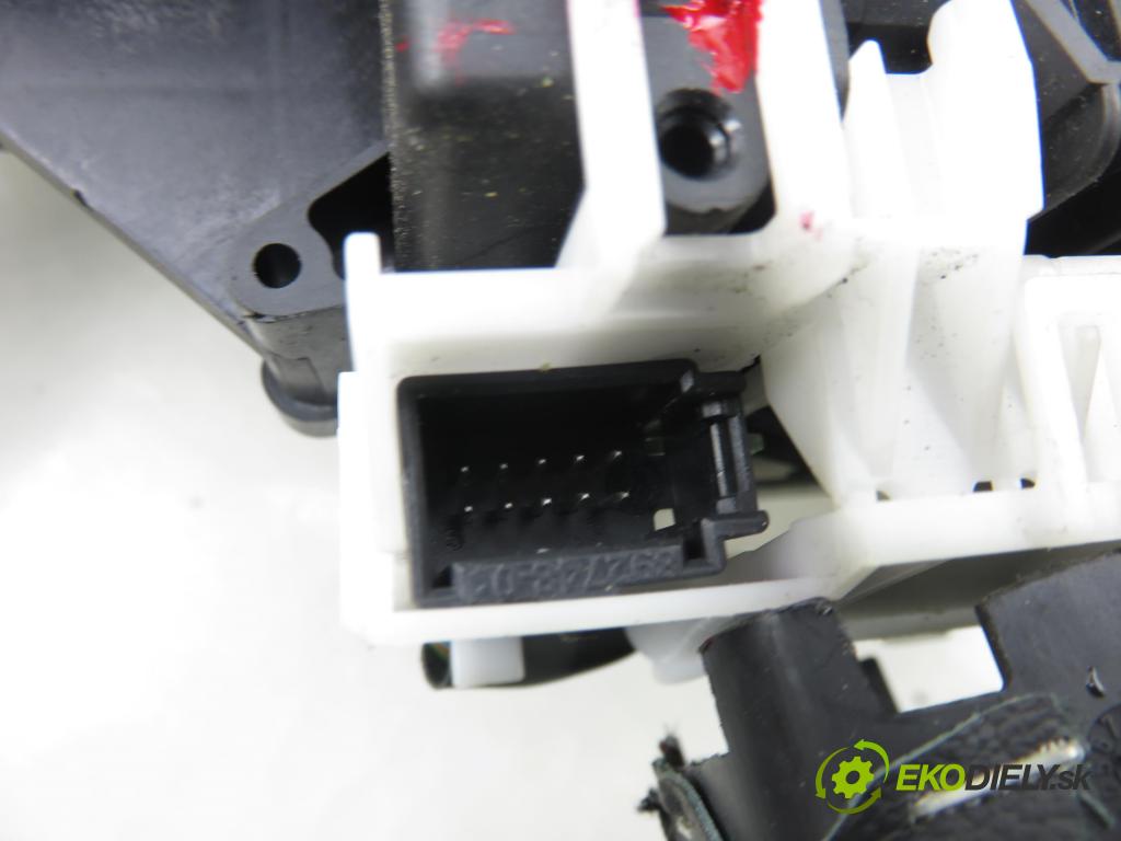 AUDI A4 Avant (8K5, B8) KOMBI 2010 105,00 2.0 TDI - CAGA 1968,00 ZVEDÁK: 8K1713041H