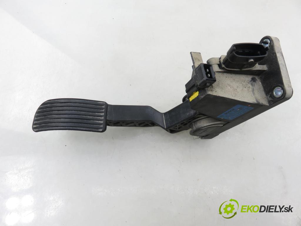 MERCEDES-BENZ VIANO (W639) VAN 2004 110,00 CDI 2.2 150 - OM 646.982 2148,00 Potenciometer plynu 0281002563 ; A6393000704 (Potenciometer plynového pedálu)