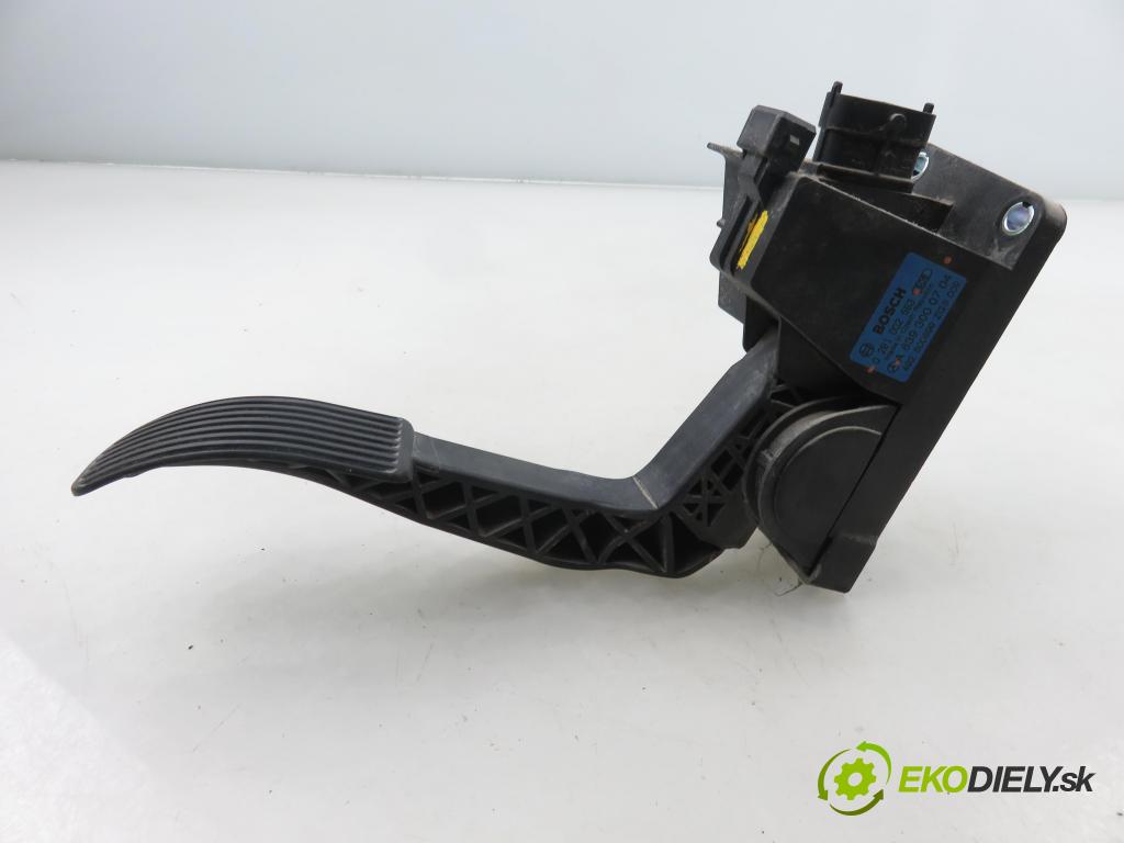 MERCEDES-BENZ VIANO (W639) VAN 2004 110,00 CDI 2.2 150 - OM 646.982 2148,00 potenciometr plynového pedálu 0281002563 ; A6393000704 (Potenciometr plynového pedálu)