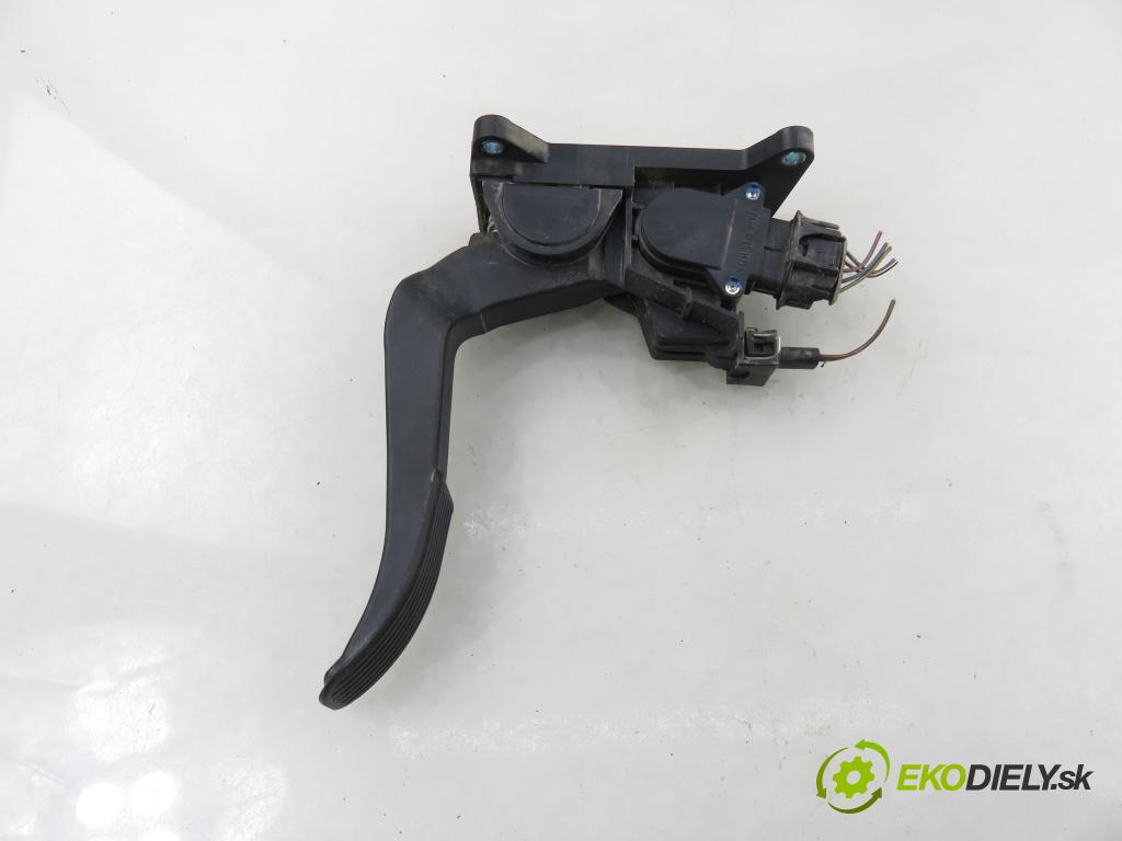 MERCEDES-BENZ VIANO (W639) VAN 2004 110,00 CDI 2.2 150 - OM 646.982 2148,00 potenciometr plynového pedálu 0281002563 ; A6393000704 (Potenciometr plynového pedálu)