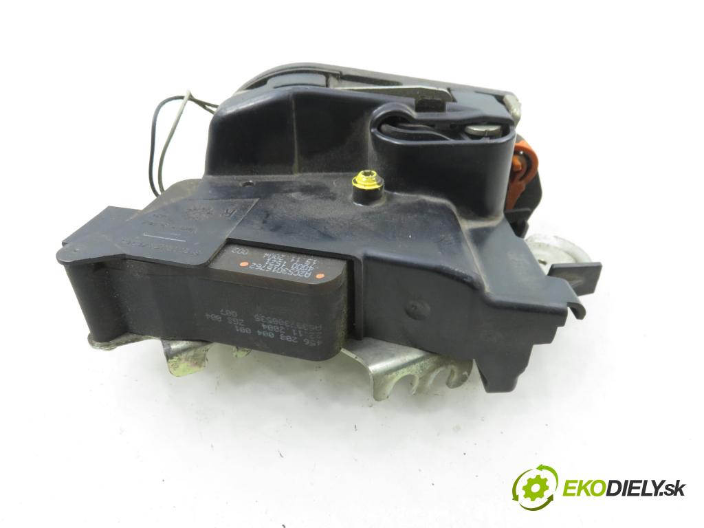 MERCEDES-BENZ VIANO (W639) VAN 2004 110,00 CDI 2.2 150 - OM 646.982 2148,00 zámok Dvere posúvne A2C53016762