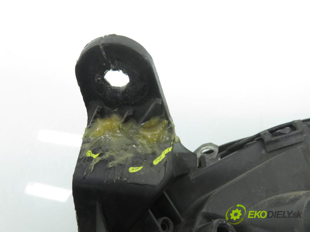 OPEL VECTRA C GTS (Z02) LIFTBACK 2005 114,00 2.2 direct 155 - Z 22 YH 2198,00 svetla predný 15987200 ; 15987100