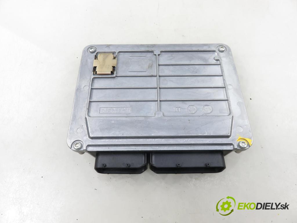 VW PASSAT B5.5 Variant (3B6) KOMBI 2001 85,00 2 - AZM 1984,00 Riadiaca jednotka Motor 06B906033G ; 5WP40043