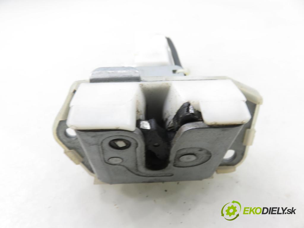 FIAT SEDICI (189_) CROSSOVER 2008 88,00 1.9 D Multijet 120 4x4 - D19AA 1910,00 zámok dverí kufor EL. B6765