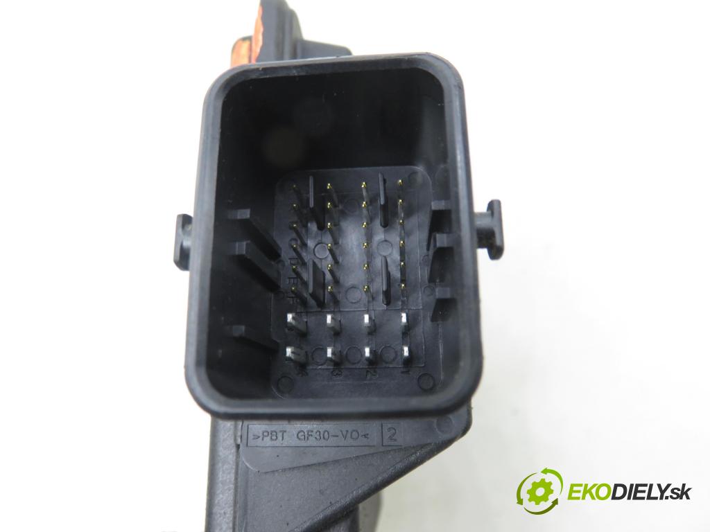 RENAULT SCENIC I (JA0/1_) MINIVAN 2000 70,00 1.4 16V 95 -  K4J 750 1390,00 Riadiaca jednotka LPG 67R017009