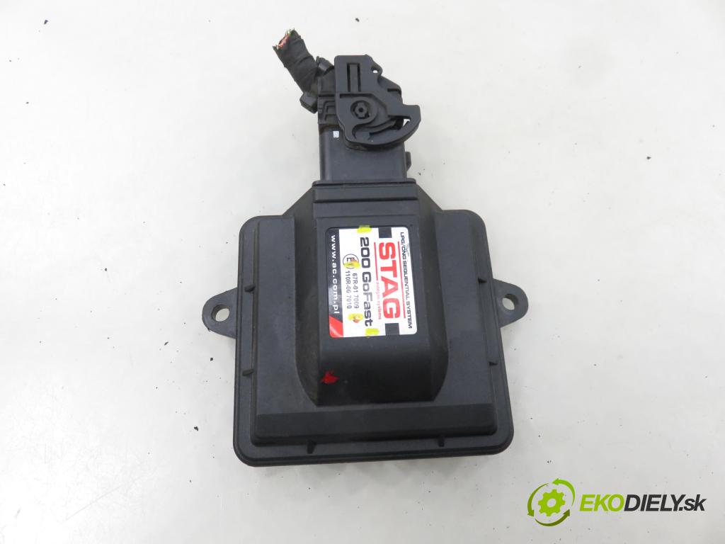 RENAULT SCENIC I (JA0/1_) MINIVAN 2000 70,00 1.4 16V 95 -  K4J 750 1390,00 Riadiaca jednotka LPG 67R017009