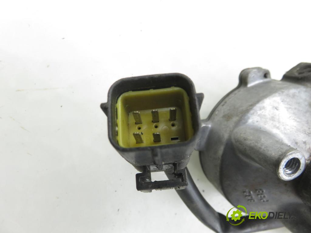 LAND ROVER FREELANDER (L314) SUV 1999 72,00 2.0 DI 4x4 - 20 T2N 1994,00 Motorček stieračov predný DLB101510 ; DLB101510LHD