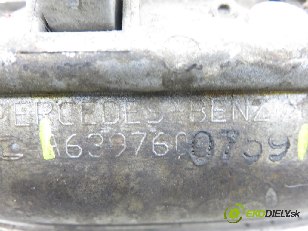 MERCEDES-BENZ VIANO (W639) VAN 2004 110,00 CDI 2.2 150 - OM 646.982 2148,00 Kľučka dverí kufor 6397600759