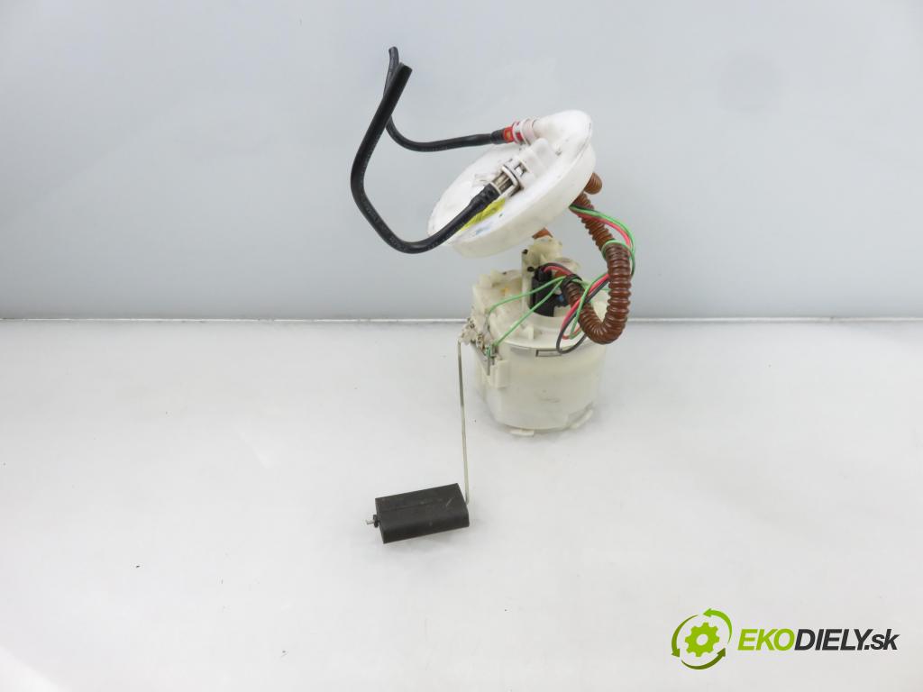 FORD FOCUS Turnier (DNW) KOMBI 2001 74,00 1.6 16V - FYDC 1596,00 pumpa paliva