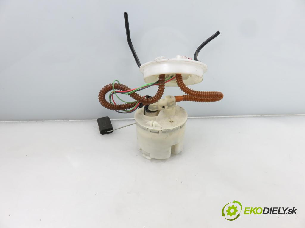 FORD FOCUS Turnier (DNW) KOMBI 2001 74,00 1.6 16V - FYDC 1596,00 pumpa paliva