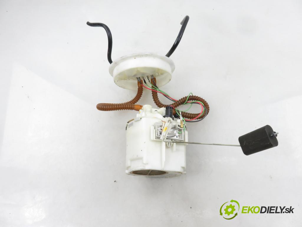 FORD FOCUS Turnier (DNW) KOMBI 2001 74,00 1.6 16V - FYDC 1596,00 pumpa paliva