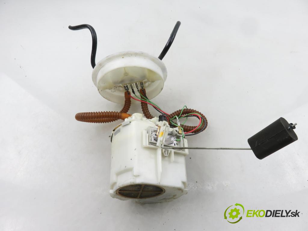 FORD FOCUS Turnier (DNW) KOMBI 2001 74,00 1.6 16V - FYDC 1596,00 pumpa paliva