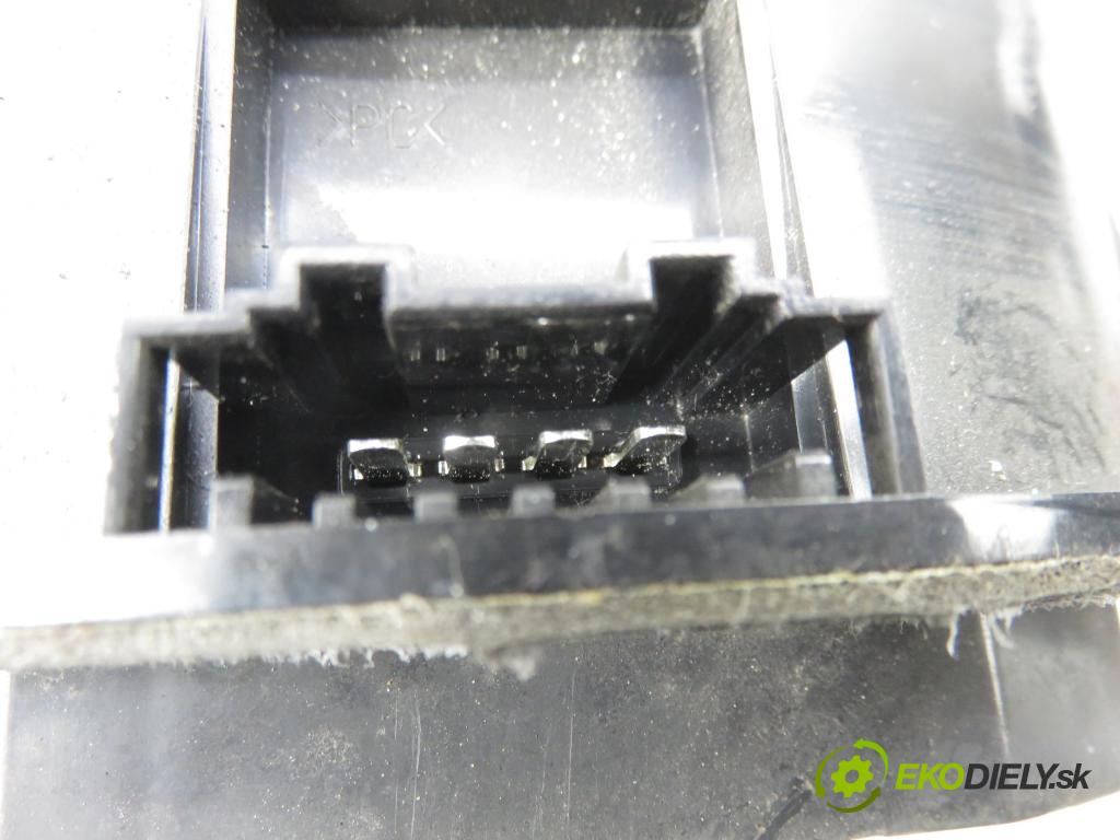 VW TIGUAN (5N_) SUV 2008 103,00 2.0 TDI 4motion - CBAB 1968,00 reproduktor Dvere 5N0035454