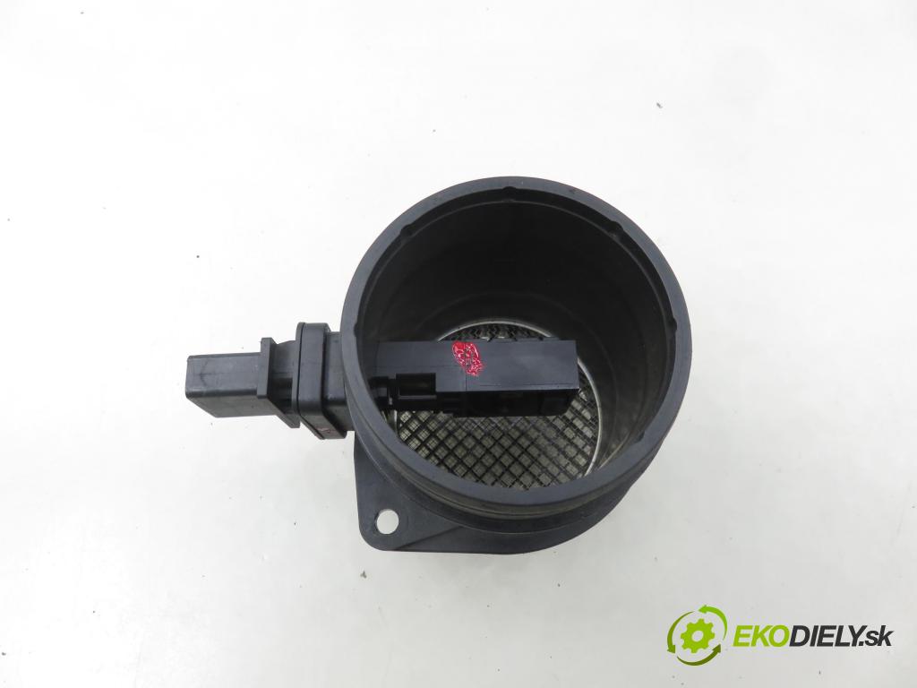 AUDI A4 Avant (8K5, B8) KOMBI 2010 105,00 2.0 TDI - CAGA 1968,00 váha vzduchu vzduchu F00C2G7046 ; 0281002735 ; 03G906461C