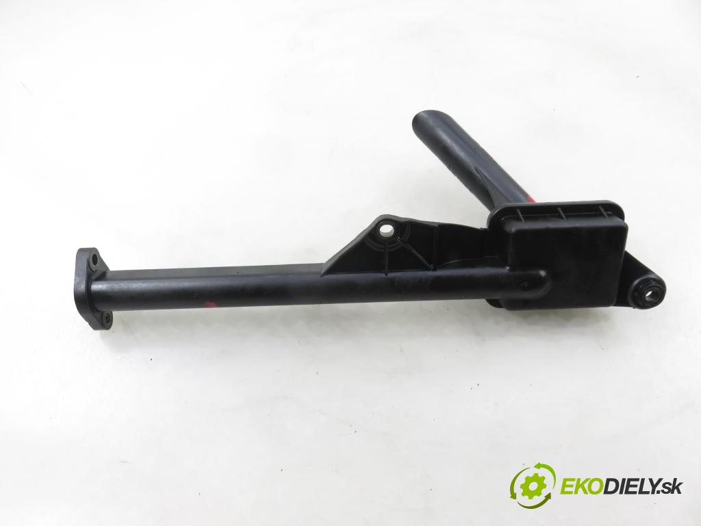 BMW 5 (E60) SEDAN 2005 130,00 525 d - M57 D25 177 (256D2) 2497,00 DRAK: vaňa olejovej 7790058