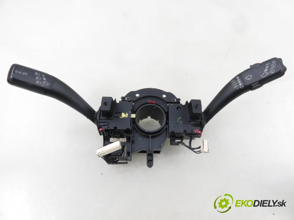 AUDI A4 Avant (8K5, B8) KOMBI 2010 105,00 2.0 TDI - CAGA 1968,00 páčka/prepínač 8K0953502BJ