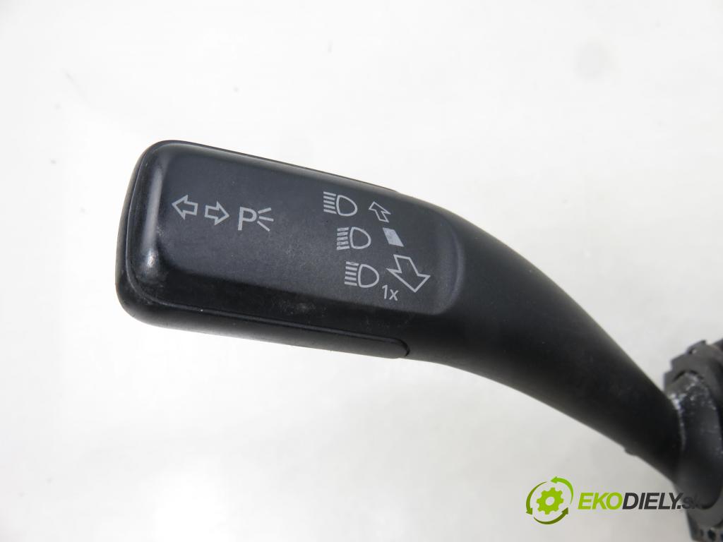 AUDI A4 Avant (8K5, B8) KOMBI 2010 105,00 2.0 TDI - CAGA 1968,00 páčka/prepínač 8K0953502BJ