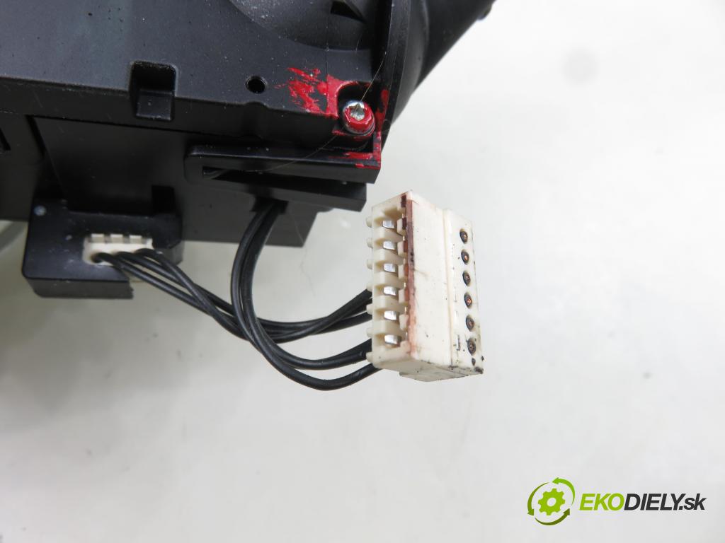 AUDI A4 Avant (8K5, B8) KOMBI 2010 105,00 2.0 TDI - CAGA 1968,00 páčka/prepínač 8K0953502BJ