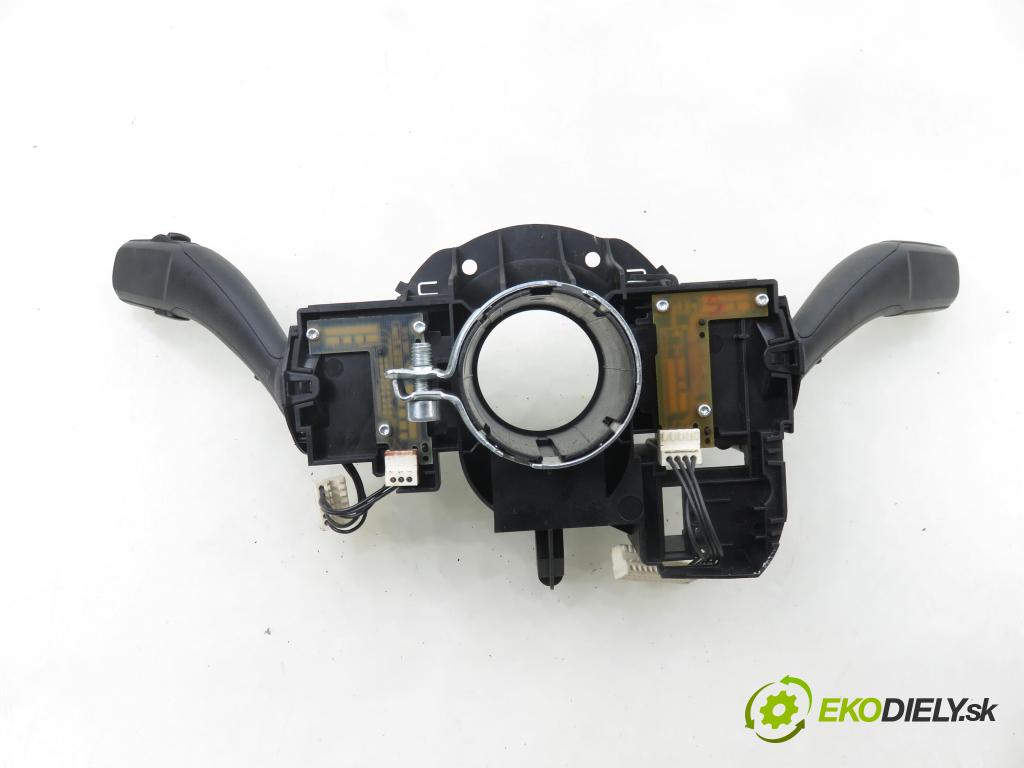 AUDI A4 Avant (8K5, B8) KOMBI 2010 105,00 2.0 TDI - CAGA 1968,00 páčka/prepínač 8K0953502BJ