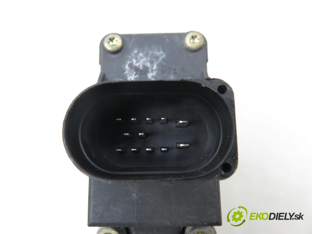 AUDI A3 (8L1) HB 2001 75,00 1.6 - AVU 1595,00 Motorček sťahovania okien LT 8L4959801A