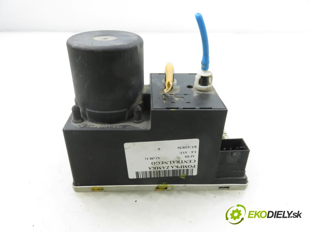 AUDI A3 (8L1) HB 2001 75,00 1.6 - AVU 1595,00 pumpa zámku centrálneho 8D0862257C