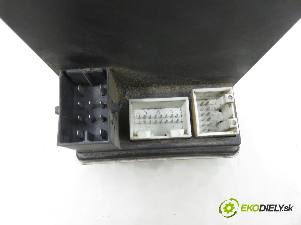 AUDI A3 (8L1) HB 2001 75,00 1.6 - AVU 1595,00 pumpa zámku centrálneho 8D0862257C