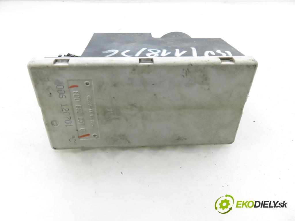 AUDI A3 (8L1) HB 2001 75,00 1.6 - AVU 1595,00 pumpa zámku centrálneho 8D0862257C