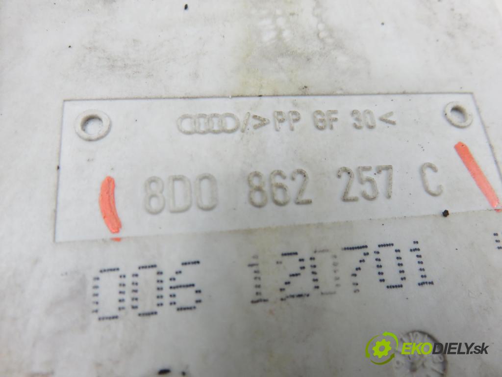 AUDI A3 (8L1) HB 2001 75,00 1.6 - AVU 1595,00 pumpa zámku centrálneho 8D0862257C