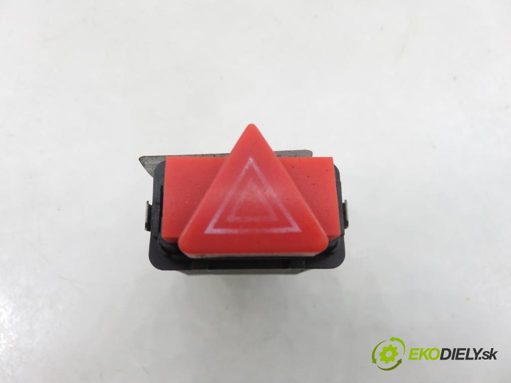 AUDI A3 (8L1) HB 2001 75,00 1.6 - AVU 1595,00 prepínač výstražných (núdzových) 