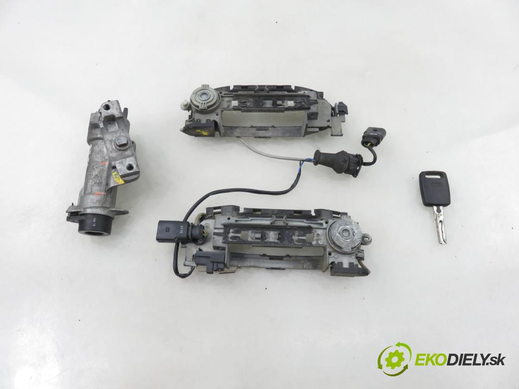 AUDI A3 (8L1) HB 2001 75,00 1.6 - AVU 1595,00 spinačka / zámky 4B0905851C