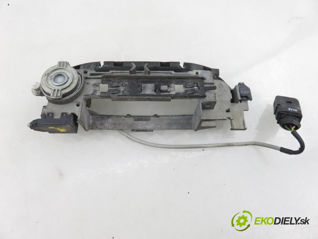 AUDI A3 (8L1) HB 2001 75,00 1.6 - AVU 1595,00 spínačka / VLOŽKY 4B0905851C