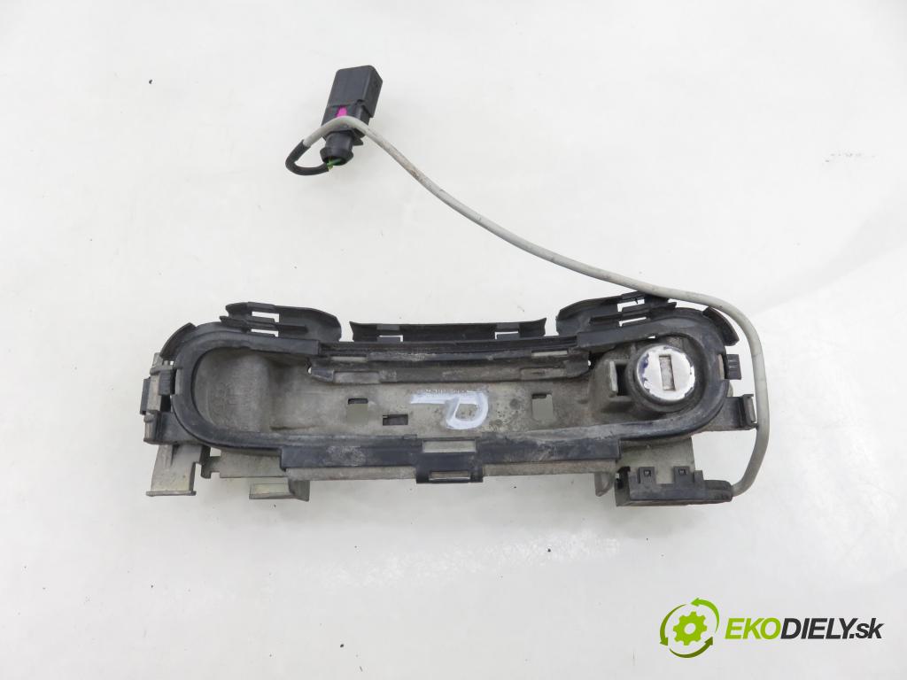 AUDI A3 (8L1) HB 2001 75,00 1.6 - AVU 1595,00 spínačka / VLOŽKY 4B0905851C