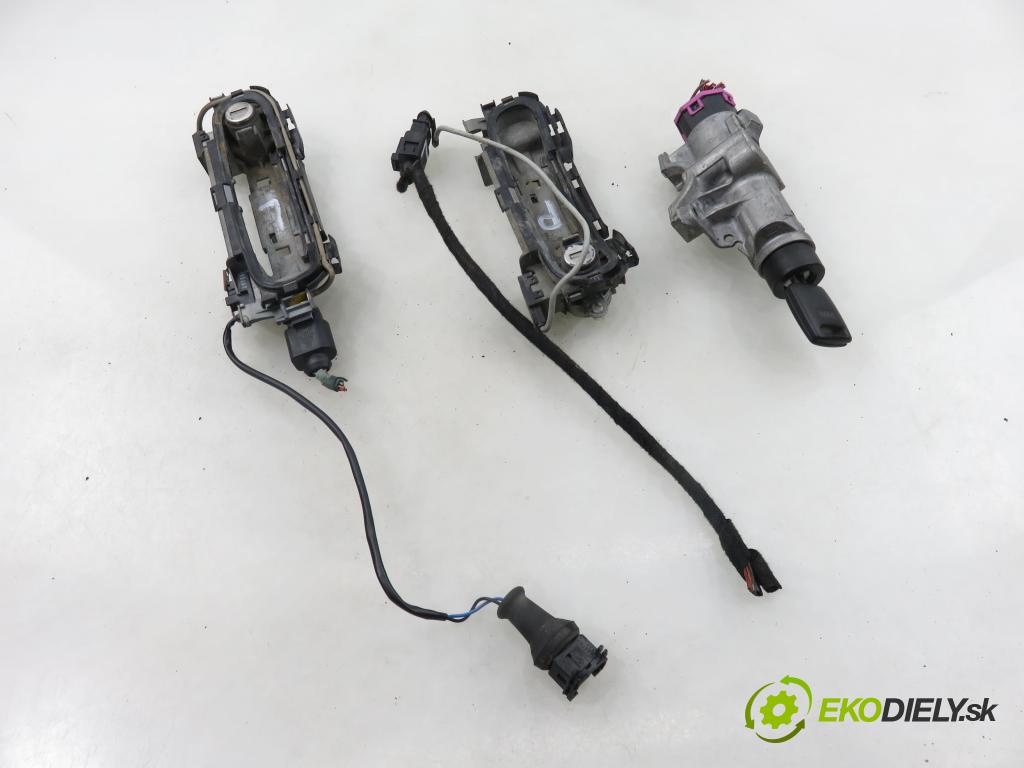 AUDI A3 (8L1) HB 2001 75,00 1.6 - AVU 1595,00 spínačka / VLOŽKY 4B0905851C