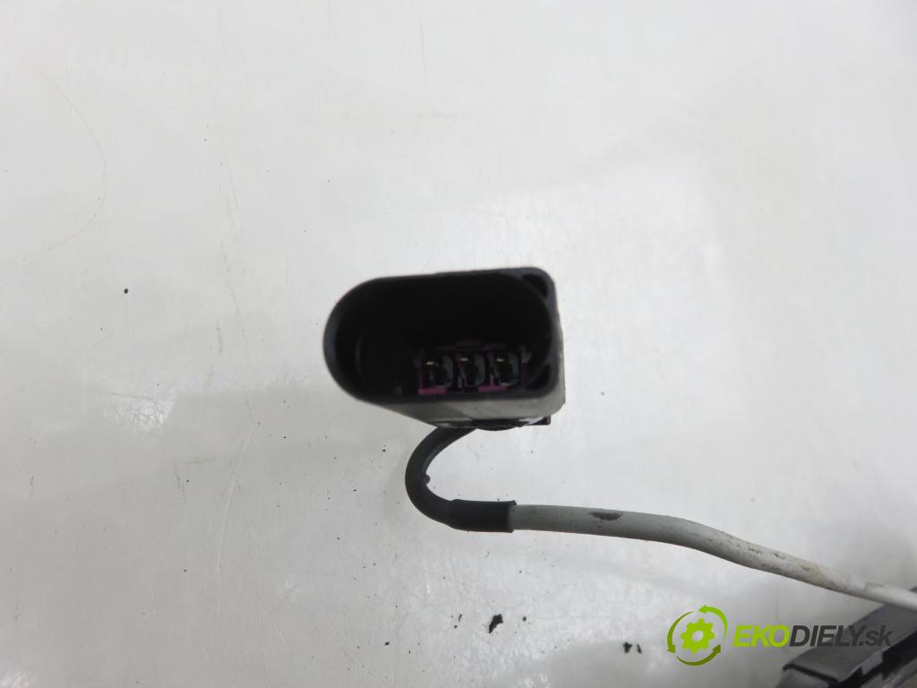 AUDI A3 (8L1) HB 2001 75,00 1.6 - AVU 1595,00 spínačka / VLOŽKY 4B0905851C