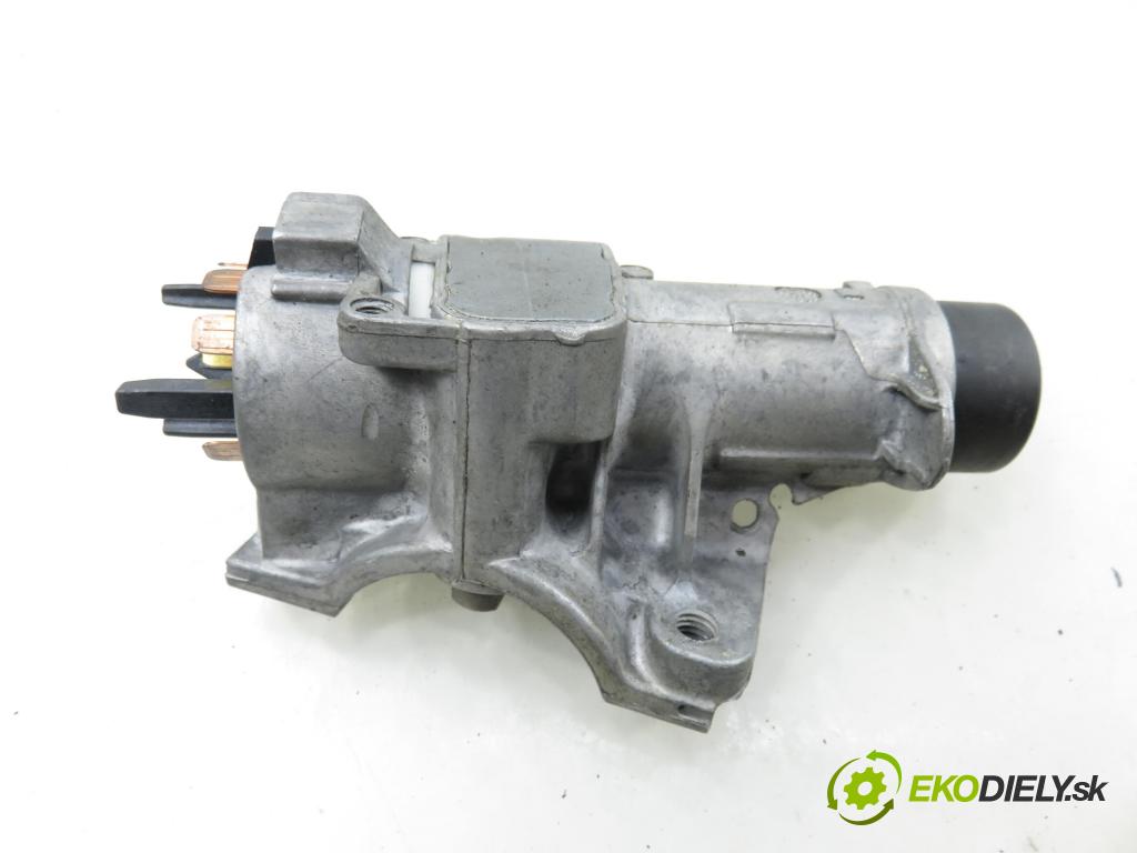 AUDI A3 (8L1) HB 2001 75,00 1.6 - AVU 1595,00 spínačka / VLOŽKY 4B0905851C